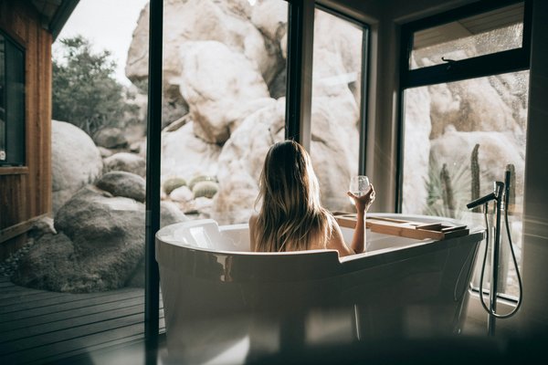 Quels sont les bienfaits des bains sonores pour la relaxation et le sommeil?
